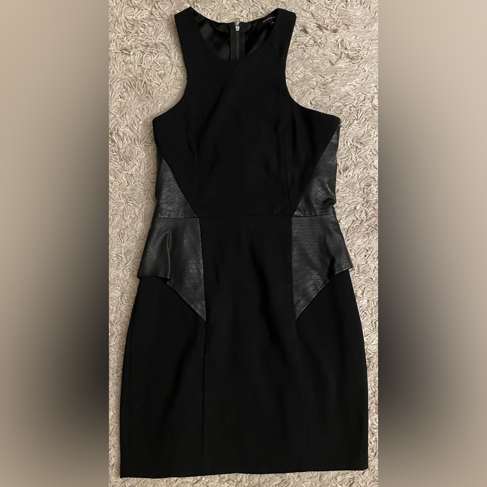 OLIVACEOUS black sleeveless short stretchy peplum Small S